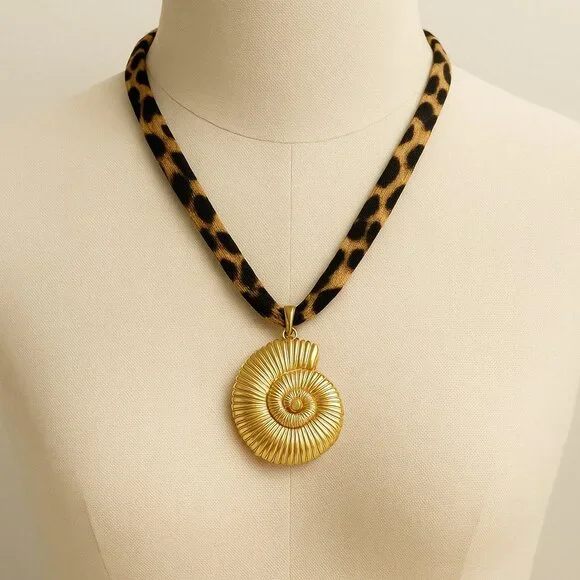 Large Gold Sea Shell Pendant Necklace w/Leopard Fabric Tie Bold & Beachy Style - Picture 6 of 7